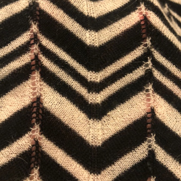 Great Ann Taylor Sweater - Picture 5 of 7